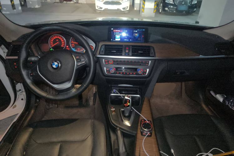 Used BMW 3 Series GT 2013 320i Sport Design Package Center Console