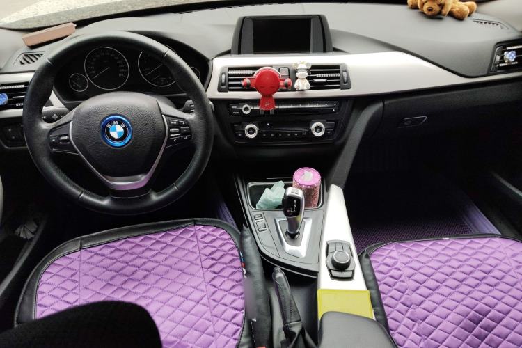 Used BMW 3 Series GT 2013 320i Leading Model Center Console