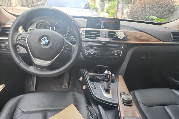 Used BMW 3 Series GT 2013 320i Sport Design Package Center Console