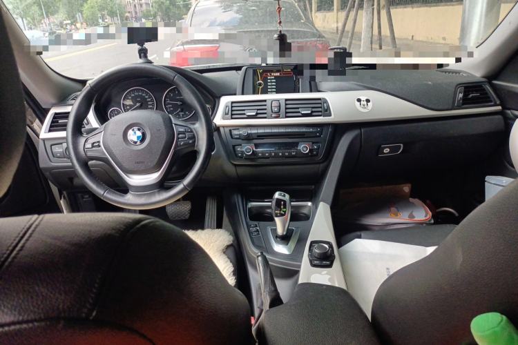 Used BMW 3 Series GT 2013 320i Leading Model Center Console
