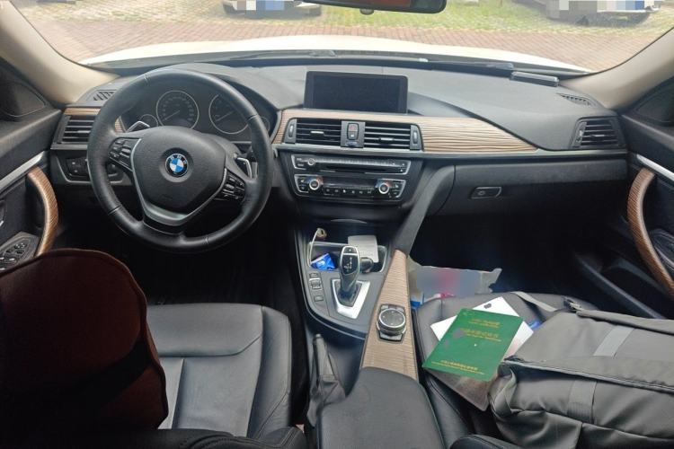 Used BMW 3 Series GT 2013 328i Sport Design Package Center Console
