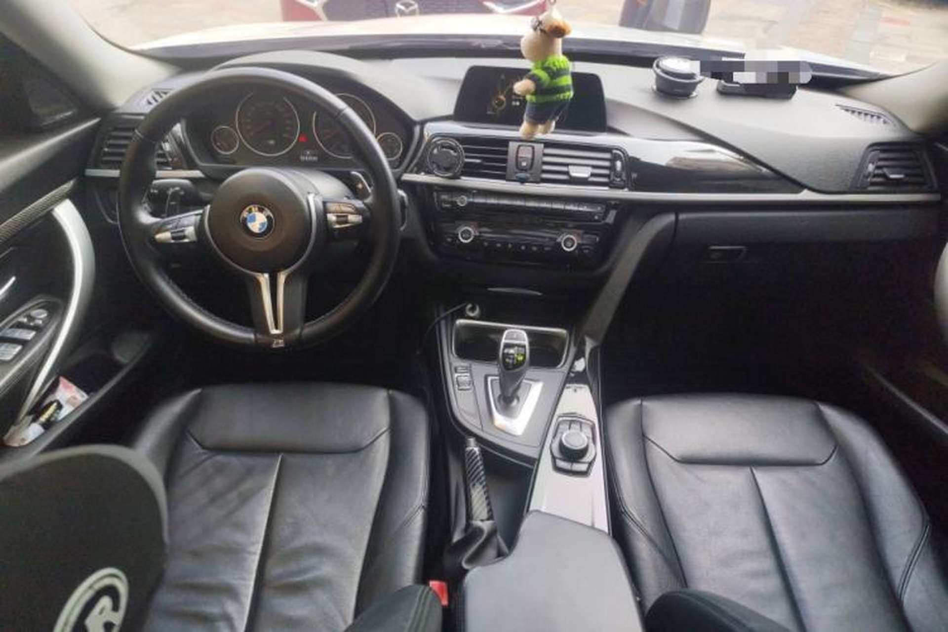 Used BMW 3 Series GT 2013 320i Leading Model Center Console