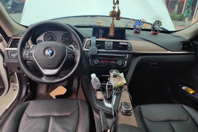 Used BMW 3 Series GT 2013 328i Sport Design Package Center Console
