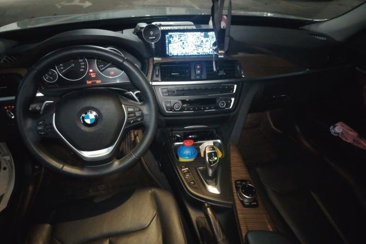 Used BMW 3 Series GT 2013 328i Sport Design Package Center Console