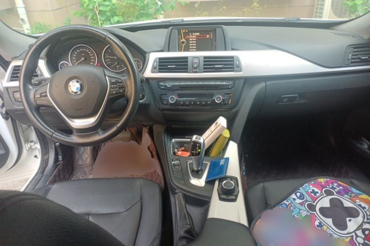 Used BMW 3 Series GT 2013 320i Leading Model Center Console