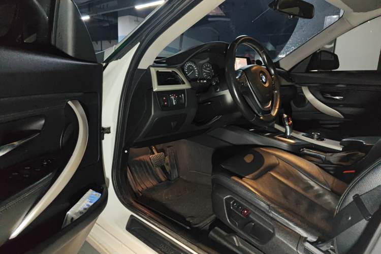 Used BMW 3 Series GT 2013 320i Leading Model Driver Seat