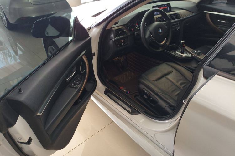 Used BMW 3 Series GT 2013 320i Sport Design Package Driver Seat