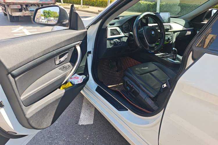 Used BMW 3 Series GT 2013 320i Leading Model Driver Seat
