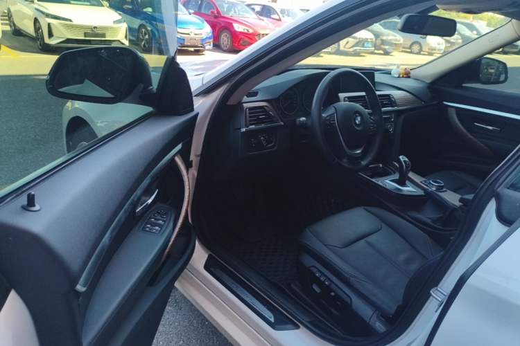 Used BMW 3 Series GT 2013 328i Sport Design Package Driver Seat