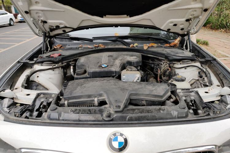 Used BMW 3 Series GT 2013 320i Leading Model Engine Bay