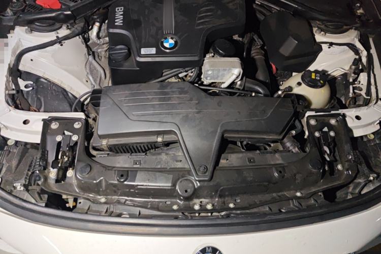 Used BMW 3 Series GT 2013 320i Leading Model Engine Bay