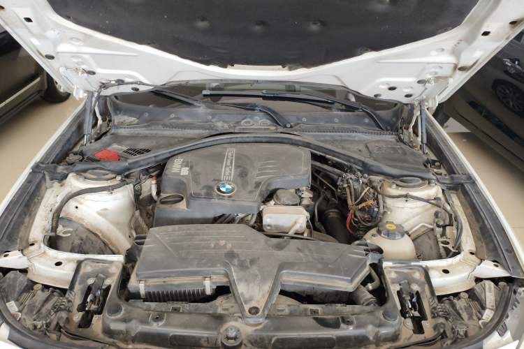 Used BMW 3 Series GT 2013 320i Sport Design Package Engine Bay
