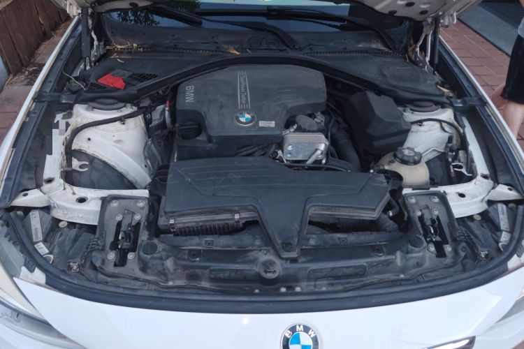 Used BMW 3 Series GT 2013 320i Leading Model Engine Bay