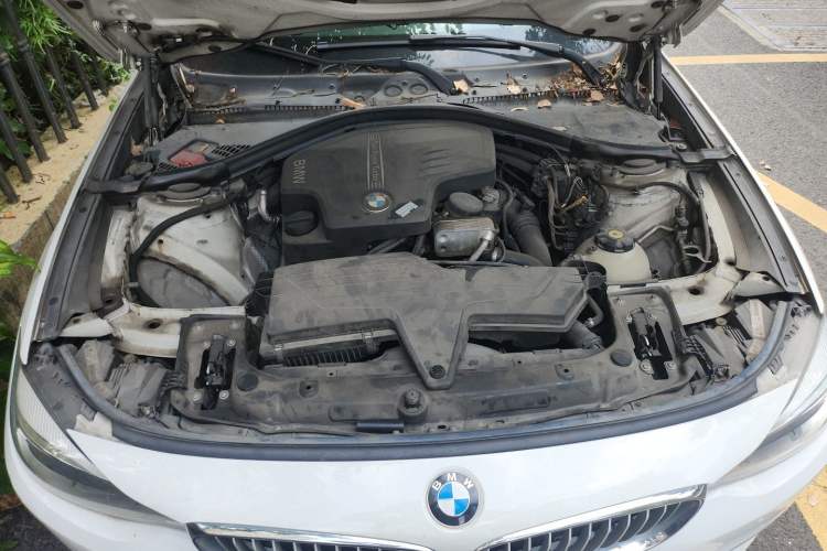 Used BMW 3 Series GT 2013 320i Sport Design Package Engine Bay
