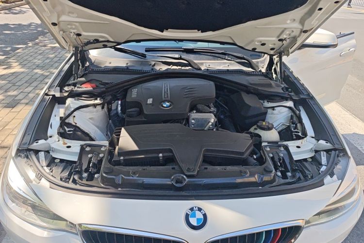 Used BMW 3 Series GT 2013 320i Leading Model Engine Bay