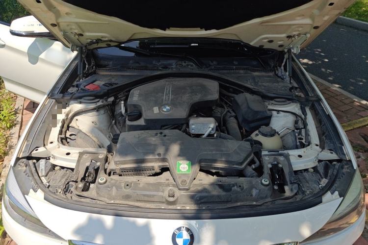 Used BMW 3 Series GT 2013 328i Sport Design Package Engine Bay