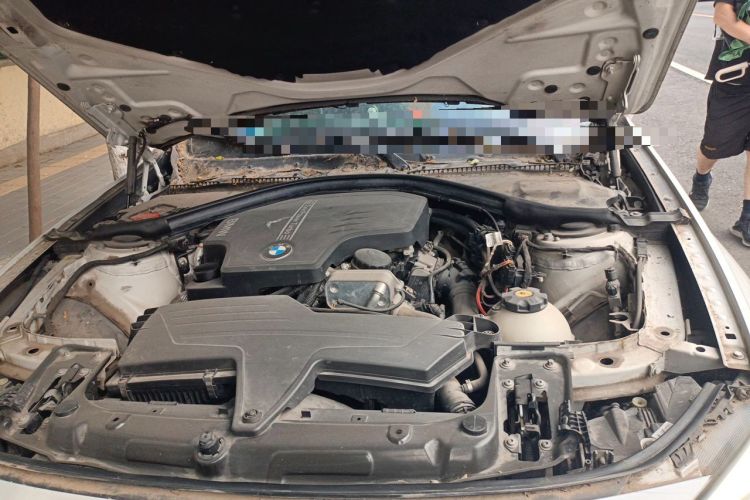 Used BMW 3 Series GT 2013 320i Leading Model Engine Bay