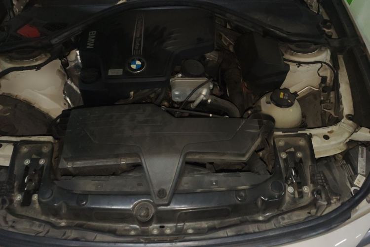 Used BMW 3 Series GT 2013 320i Leading Model Engine Bay