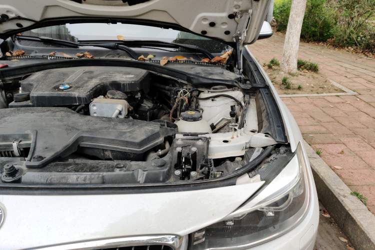 Used BMW 3 Series GT 2013 320i Leading Model Engine Bay Left