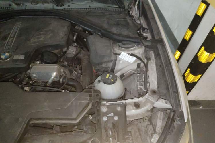 Used BMW 3 Series GT 2013 320i Leading Model Engine Bay Left