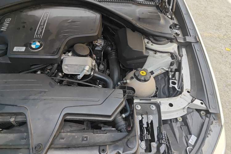 Used BMW 3 Series GT 2013 328i Sport Design Package Engine Bay Left
