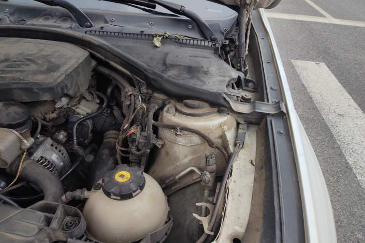Used BMW 3 Series GT 2013 328i Sport Design Package Engine Bay Left