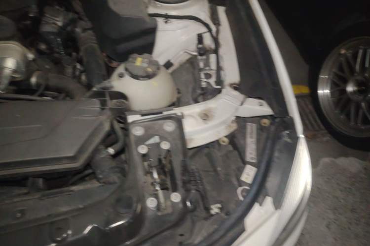 Used BMW 3 Series GT 2013 328i Sport Design Package Engine Bay Left
