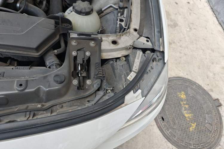 Used BMW 3 Series GT 2013 320i Leading Model Engine Bay Left