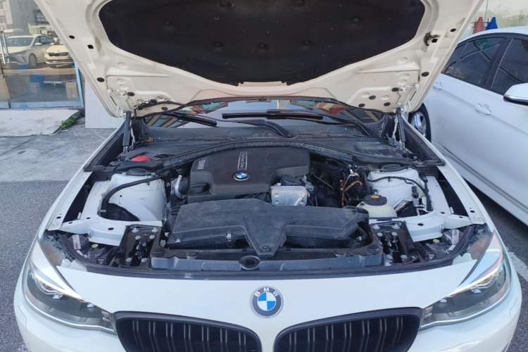 Used BMW 3 Series GT 2013 328i Sport Design Package Engine Bay