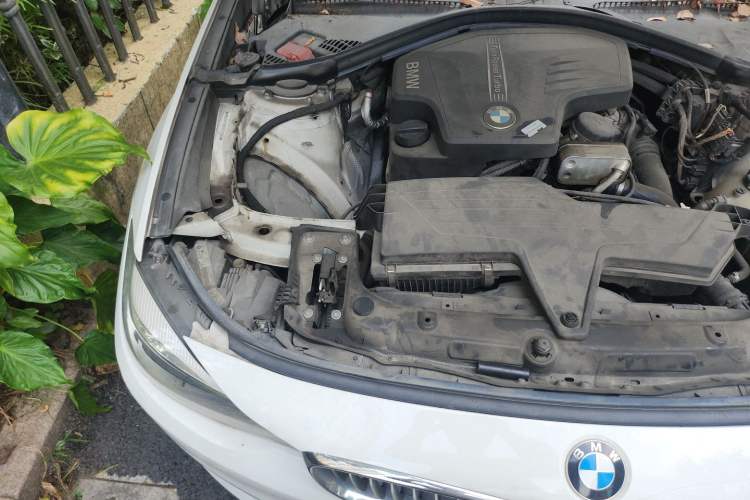 Used BMW 3 Series GT 2013 320i Sport Design Package Engine Bay Right