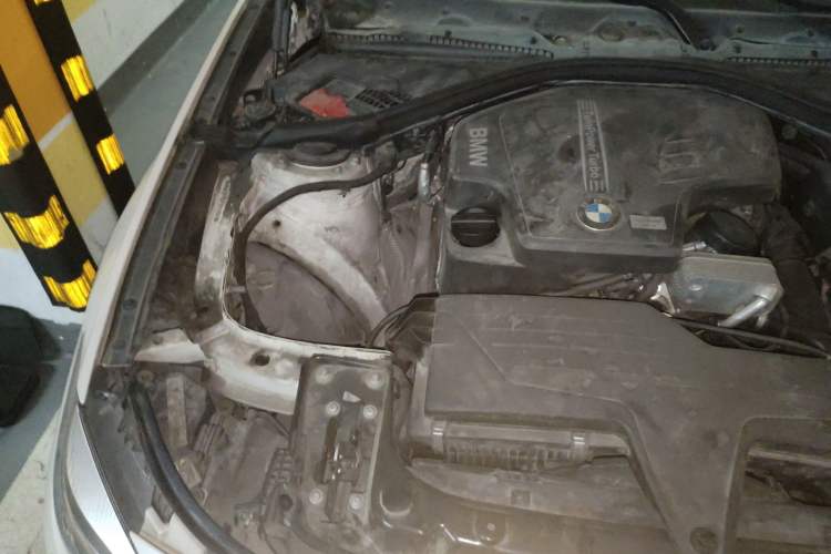 Used BMW 3 Series GT 2013 320i Leading Model Engine Bay Right