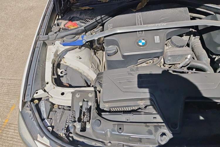 Used BMW 3 Series GT 2013 320i Leading Model Engine Bay Right
