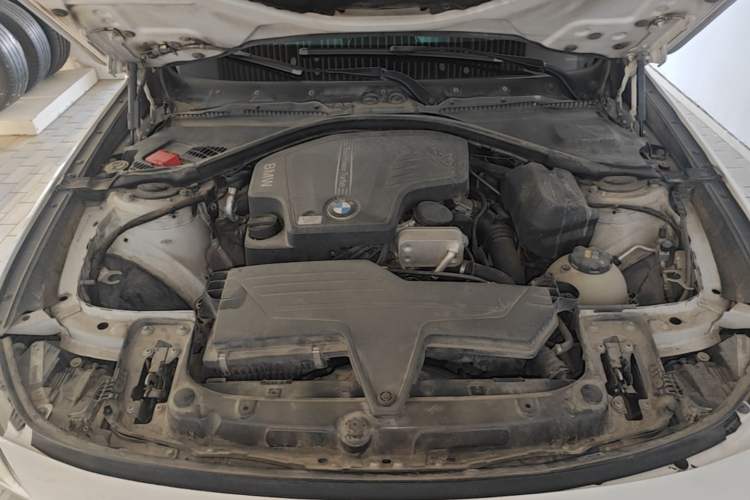 Used BMW 3 Series GT 2013 328i Sport Design Package Engine Bay