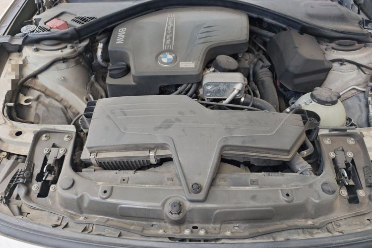 Used BMW 3 Series GT 2013 320i Leading Model Engine Bay
