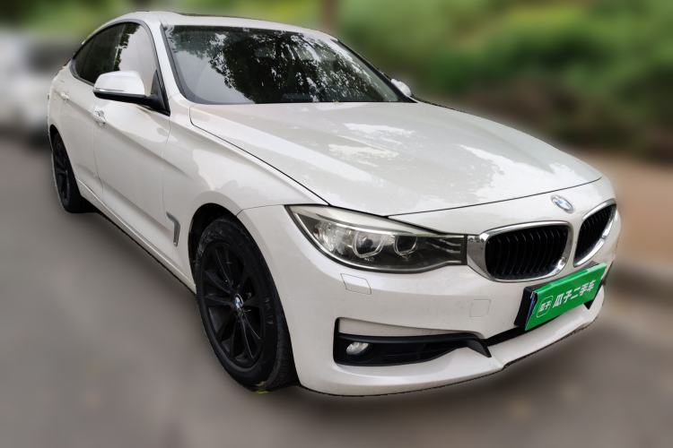 Used BMW 3 Series GT 2013 320i Leading Model Front Right 45 Deg