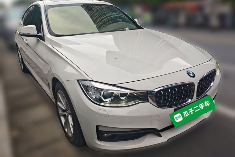 Used BMW 3 Series GT 2013 320i Leading Model Front Right 45 Deg