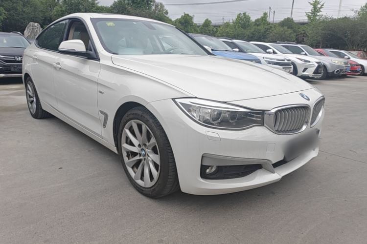 Used BMW 3 Series GT 2013 320i Sport Design Package Front Right 45 Deg
