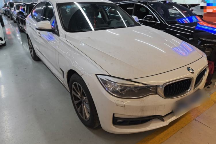 Used BMW 3 Series GT 2013 320i Leading Model Front Right 45 Deg