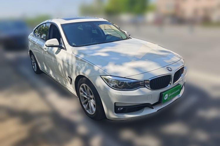 Used BMW 3 Series GT 2013 320i Leading Model Front Right 45 Deg
