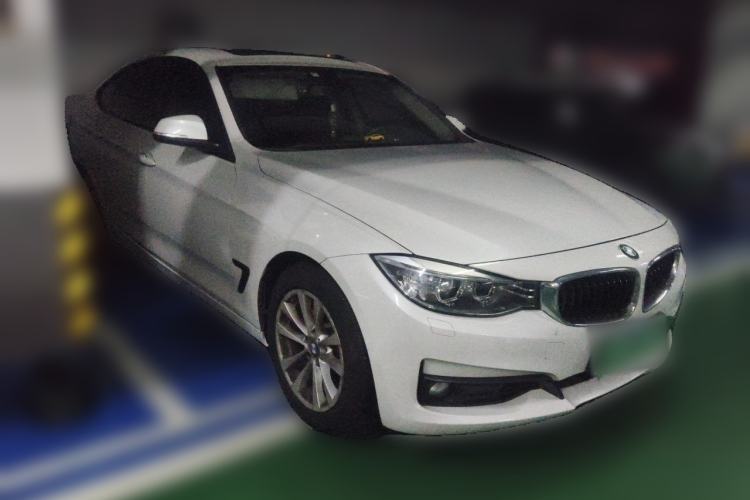 Used BMW 3 Series GT 2013 320i Leading Model Front Right 45 Deg