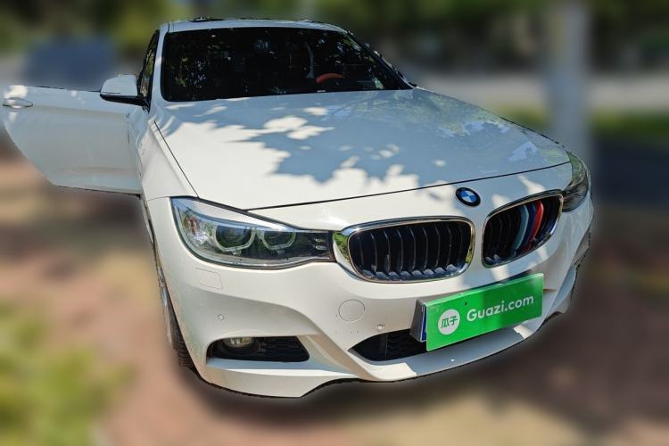 Used BMW 3 Series GT 2013 328i Sport Design Package Front Right 45 Deg