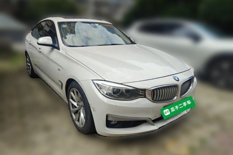 Used BMW 3 Series GT 2013 328i Sport Design Package Front Right 45 Deg