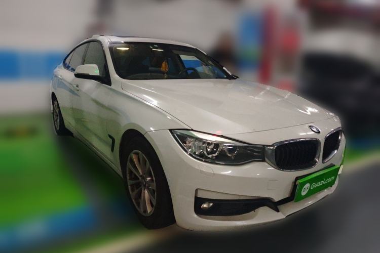 Used BMW 3 Series GT 2013 320i Leading Model Front Right 45 Deg