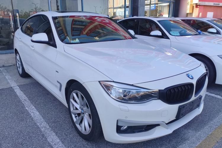 Used BMW 3 Series GT 2013 328i Sport Design Package Front Right 45 Deg