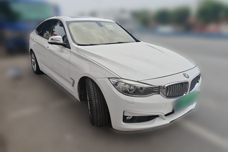 Used BMW 3 Series GT 2013 320i Sport Design Package Front Right 45 Deg