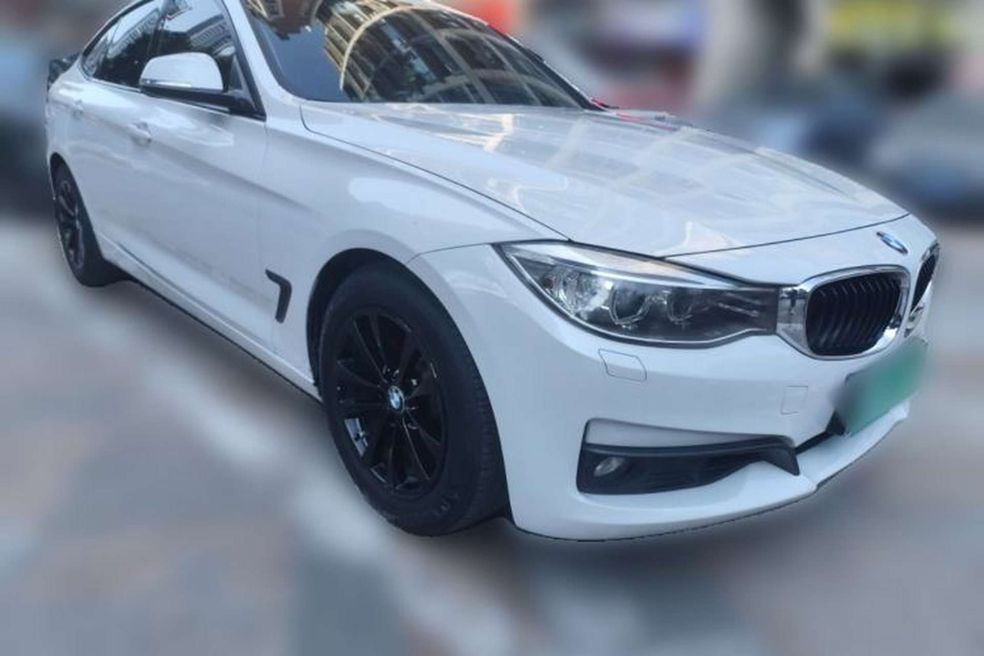 Used BMW 3 Series GT 2013 320i Leading Model Front Right 45 Deg