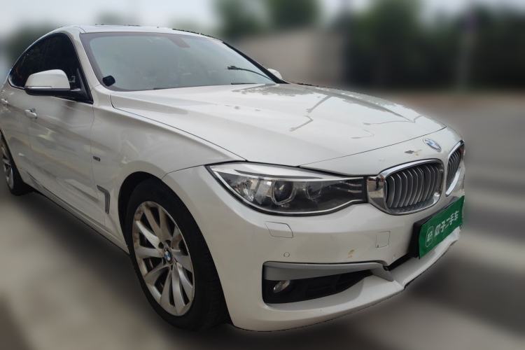 Used BMW 3 Series GT 2013 328i Sport Design Package Front Right 45 Deg