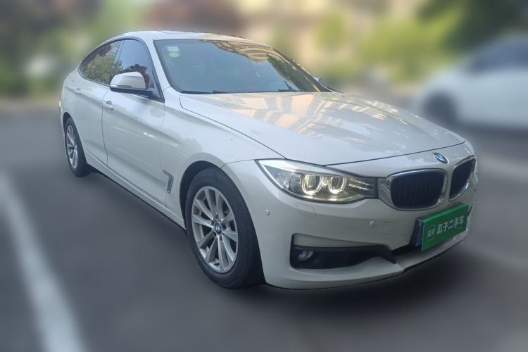 Used BMW 3 Series GT 2013 320i Leading Model Front Right 45 Deg