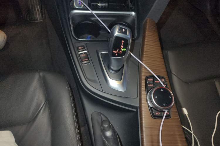 Used BMW 3 Series GT 2013 320i Sport Design Package Gear Lever