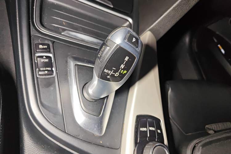Used BMW 3 Series GT 2013 320i Leading Model Gear Lever